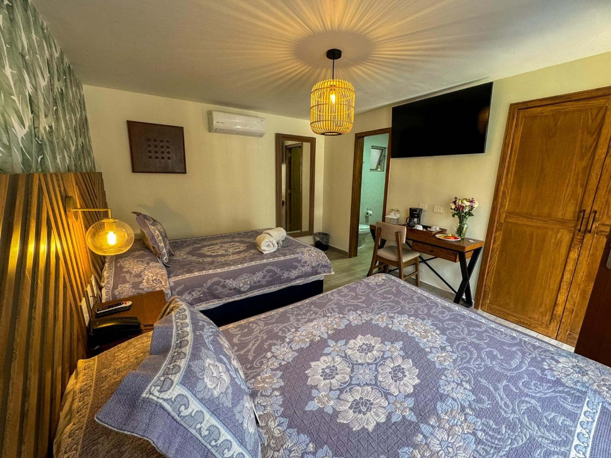 Hotel Isabel Гвадалахара Экстерьер фото